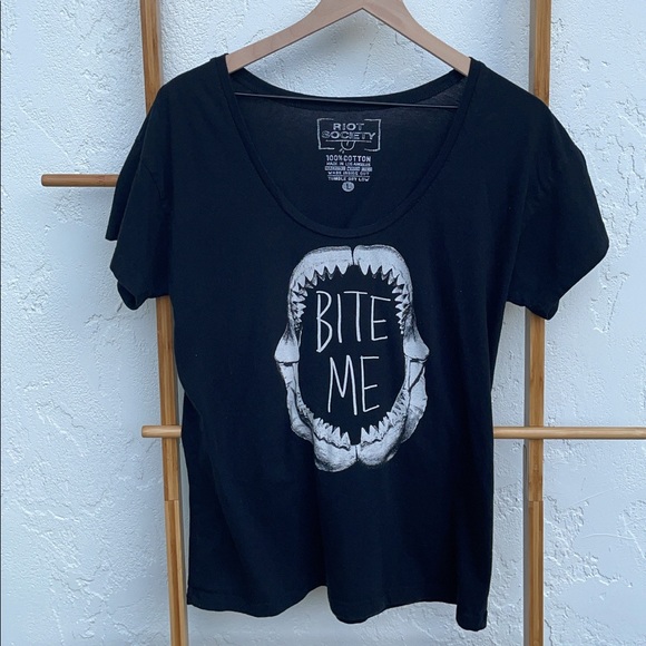 Graphic Tee - Picture 3 of 3